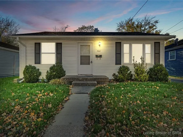 702 Crestview Court, Jeffersonville, IN 47130