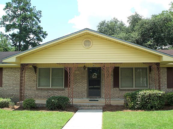 2nd image of 82 Wood St