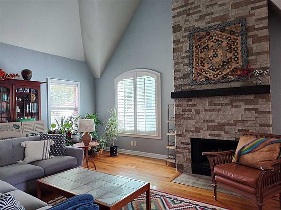 2nd image of 3114 N Madison Ct