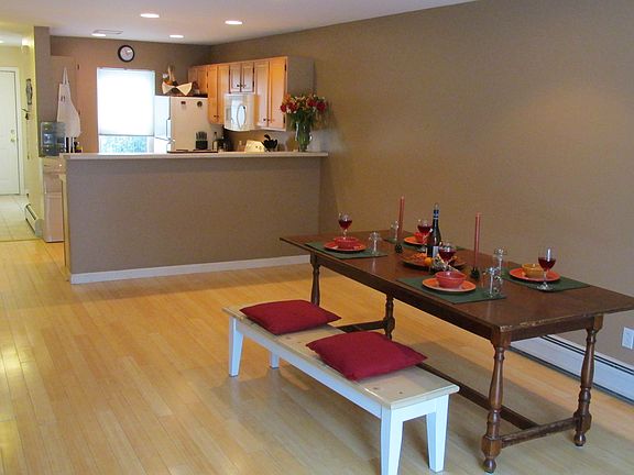 Dining toward kitchen