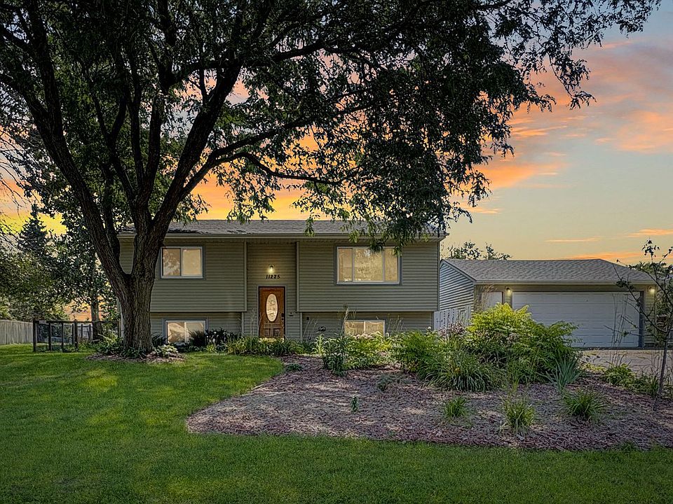 1st image of 11225 Hampshire Ct W