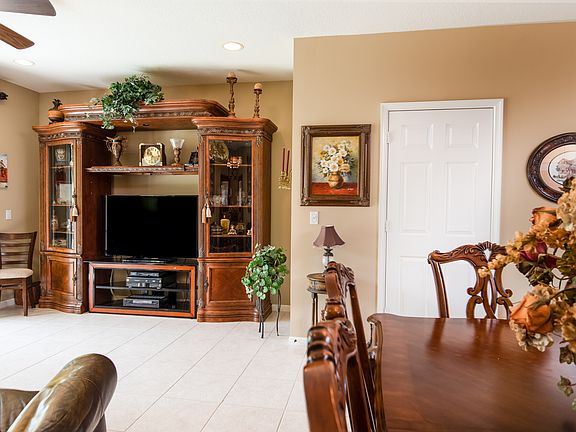 4th image of 9945 Lago Dr