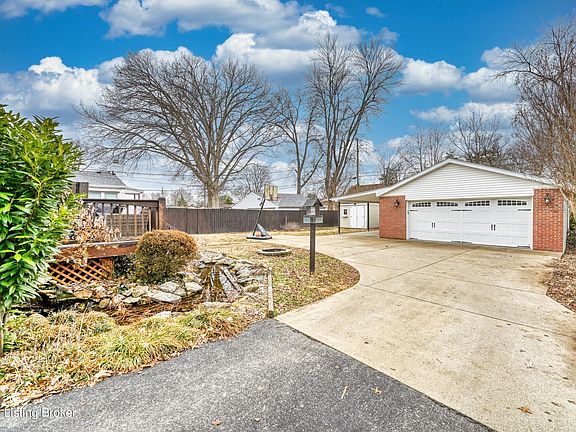 3rd image of 3326 Dean Dr