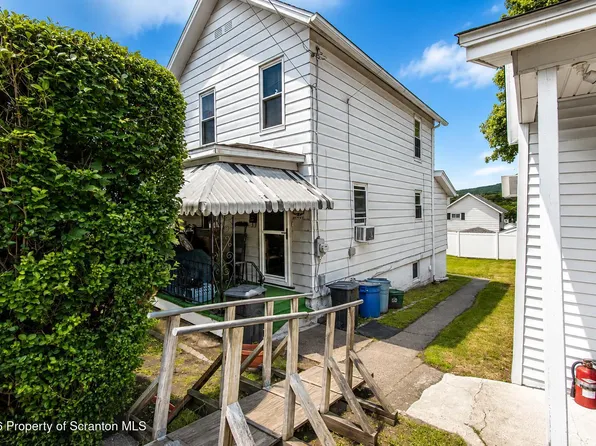 141 Dimmick St, Throop, PA 18512