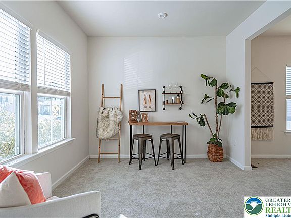 5th image of 2584 Raya Way