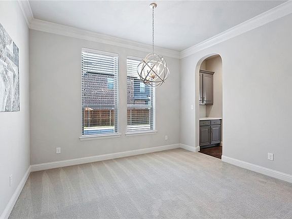 5th image of 1401 Devonshire Dr