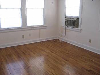 3rd image of 2821 Dublin St