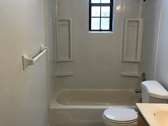 2nd image of 994 Cleveland Ave APT 3