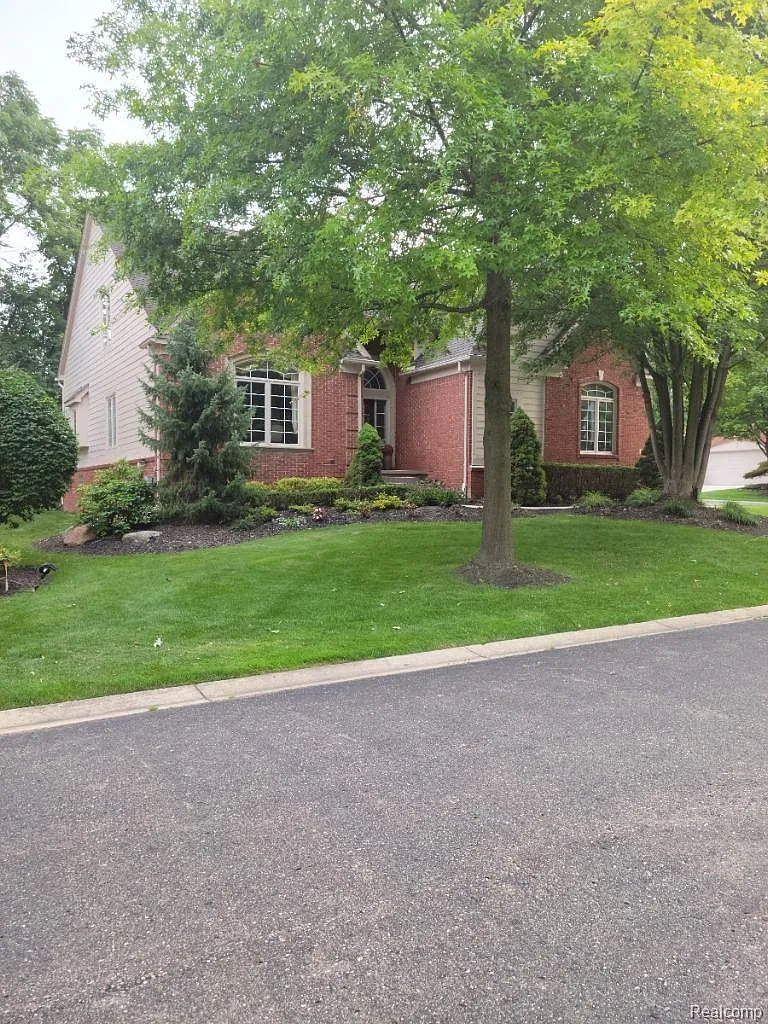 29610 Sylvan Cir photo 1