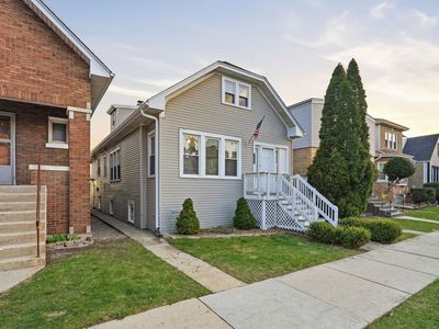 5135 W Melrose St, Chicago, IL, 60641