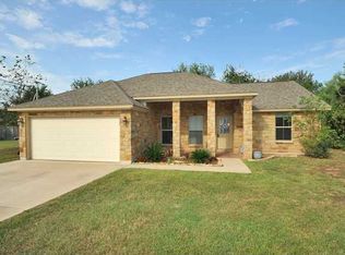 111 Kaeleku Ln, Bastrop, TX 78602