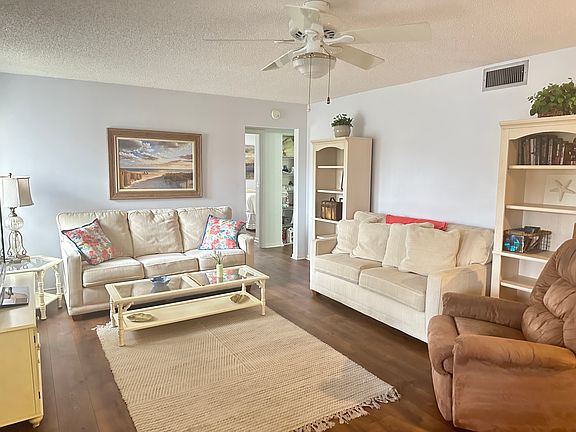 3rd image of 439 Pine Glen Ln APT A-2
