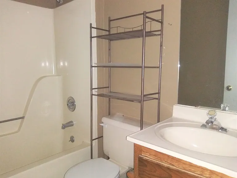 1407 Brownstone Ave SW — Photo 9