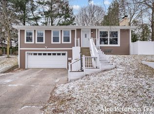 1728 Lenora Ter NW, Grand Rapids, MI 49504