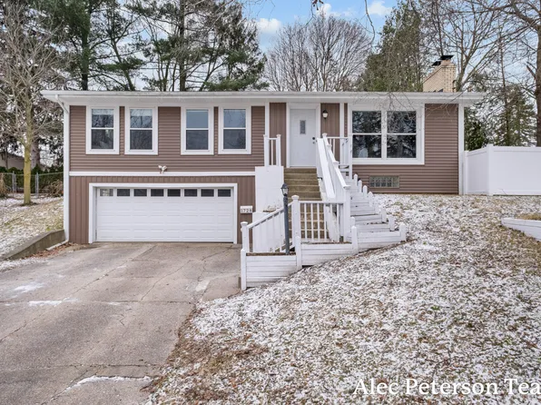1728 Lenora Ter NW, Grand Rapids, MI 49504