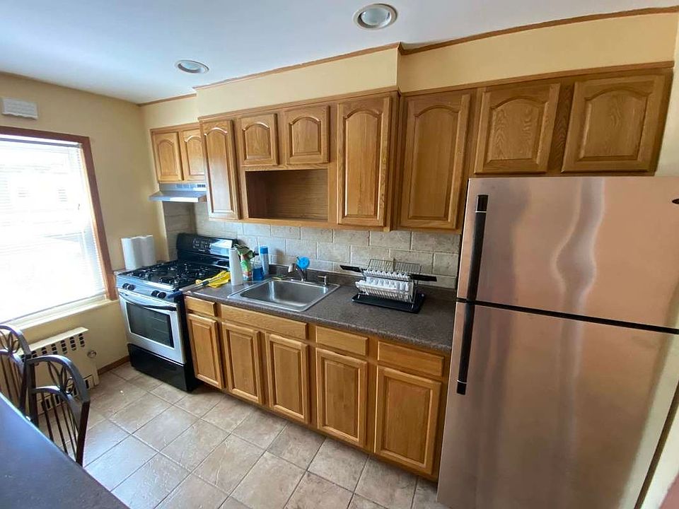 1st image of 19-18 Ditmars Blvd #2