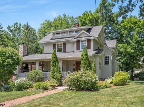 15 Barton Road, Mountain Lakes Boro, NJ 07046