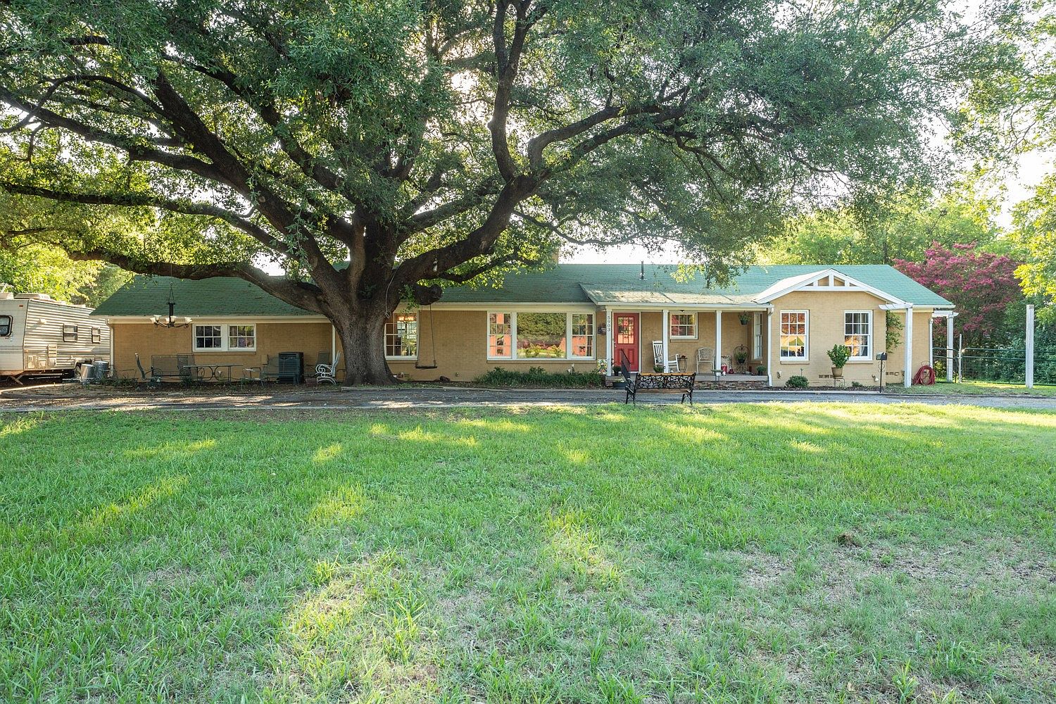 5903 Crowley Rd, Edgecliff Village, TX 76134 | Zillow
