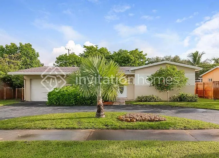 7041 SW 2nd Ct — Photo 1