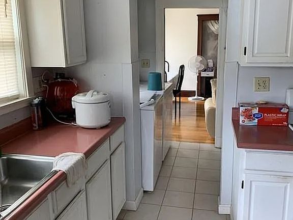 4th image of 35 E Park Ave Floor 2
