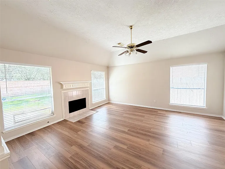 2131 Scenic Hollow Ct — Photo 21