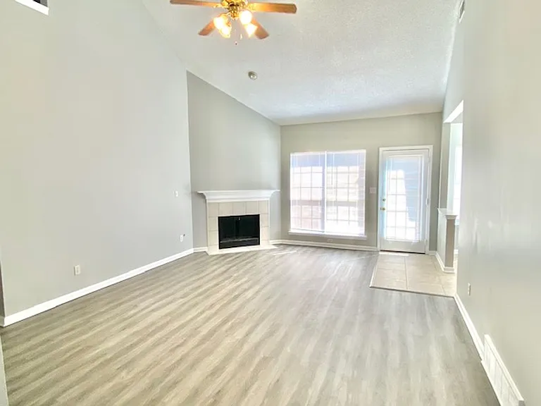 9035 Weeping Cherry Ln — Photo 3