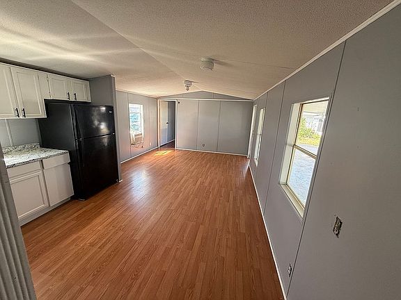 5th image of 2315 Central Ave