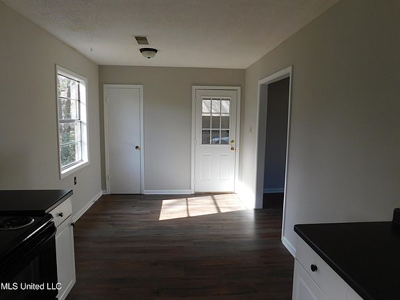 5th image of 1827 Custer Dr