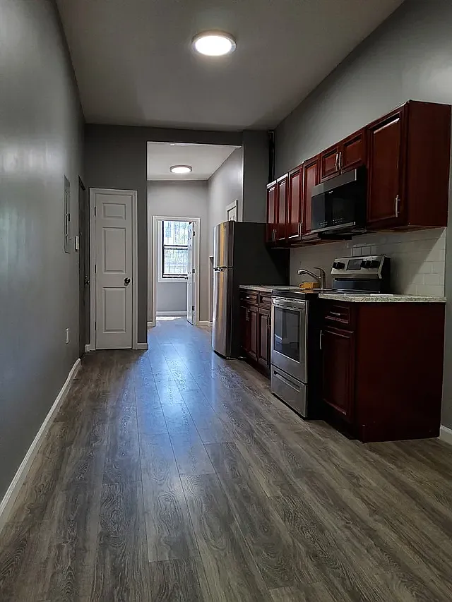 40 Grove Street — Photo 1