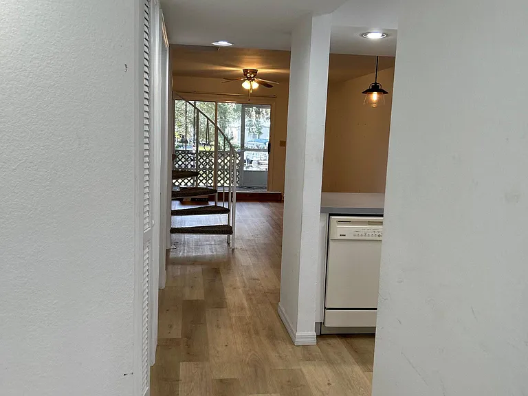 1302 Cypress Cove Ct — Photo 4