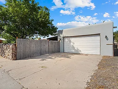1202 Morning Dr — Photo 1