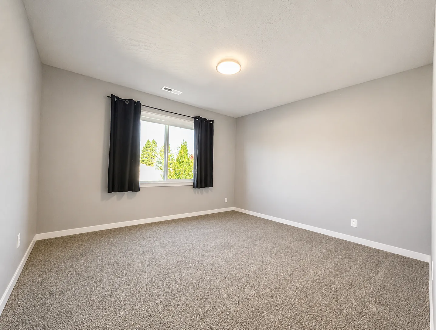 4 bed, 3114 sqft, $3,600 — Photo 4