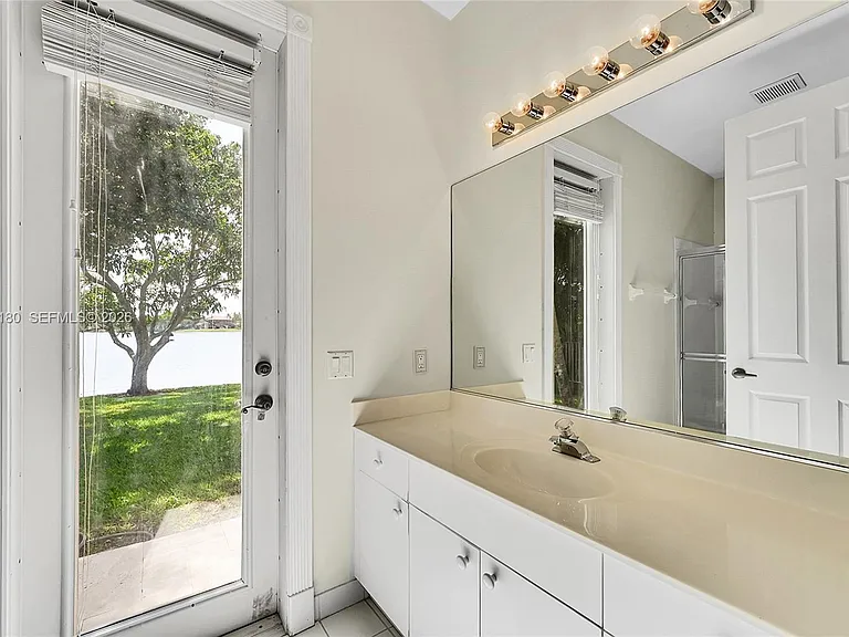 512 NW 120th Dr — Photo 19