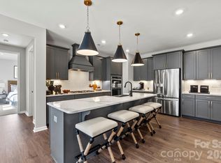 127 Welcombe St, Mooresville, NC 28115