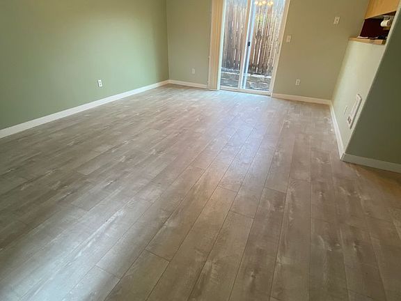 3rd image of 1657 NE Lotus Dr Unit 01