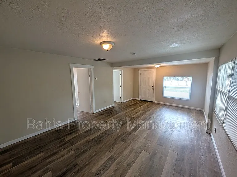 1013 20th Ave S — Photo 5