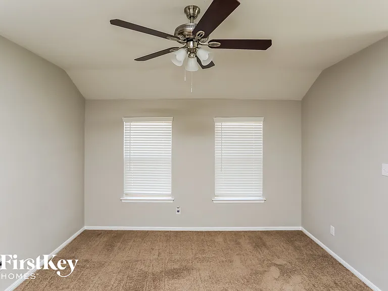 853 Wylie St — Photo 9
