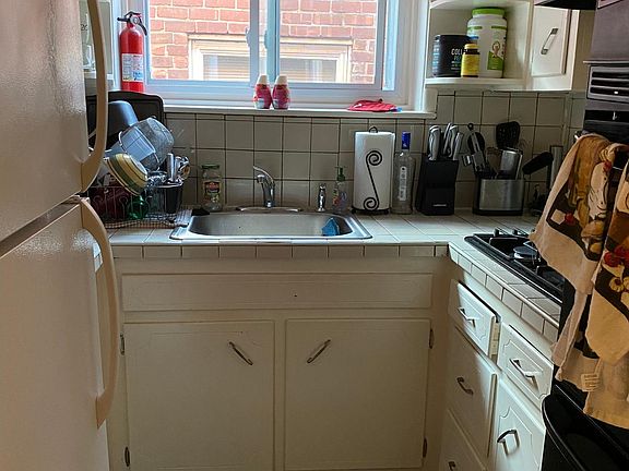3rd image of 1051 Revere Ave APT 2