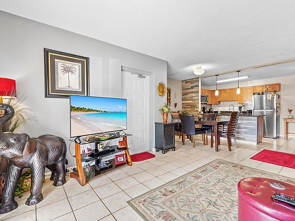 4th image of 1013 Green Pine Boulevard #D1