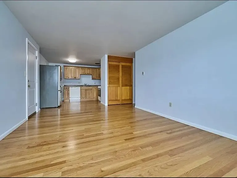 3 Colonial Village Dr #10 — Photo 2