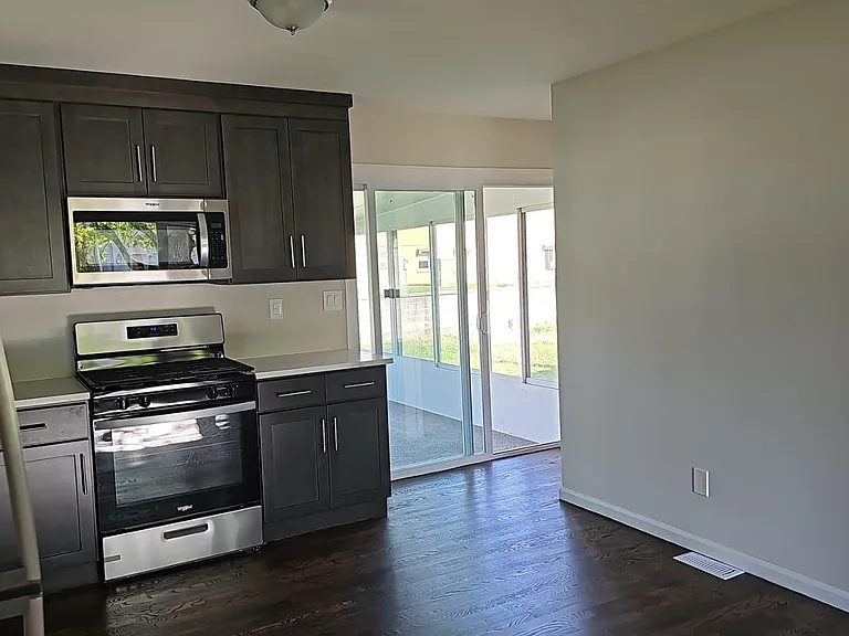 1437 Blackburn Ct — Photo 4