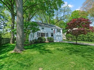 27 Lynn Ct, Darien, CT 06820