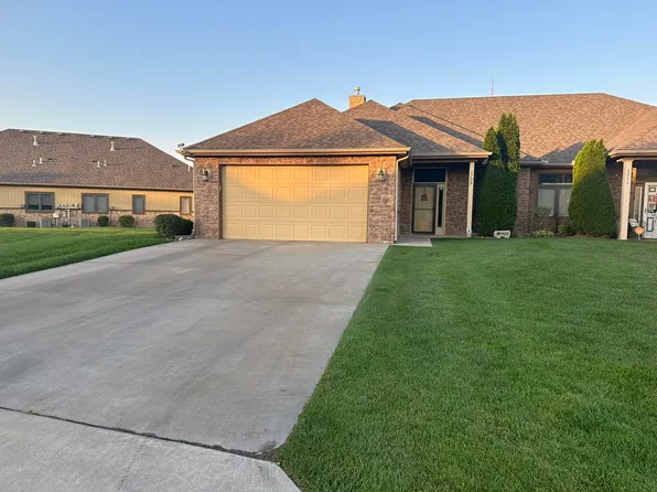 1709 Pinehurst Ter, Great Bend, KS 67530