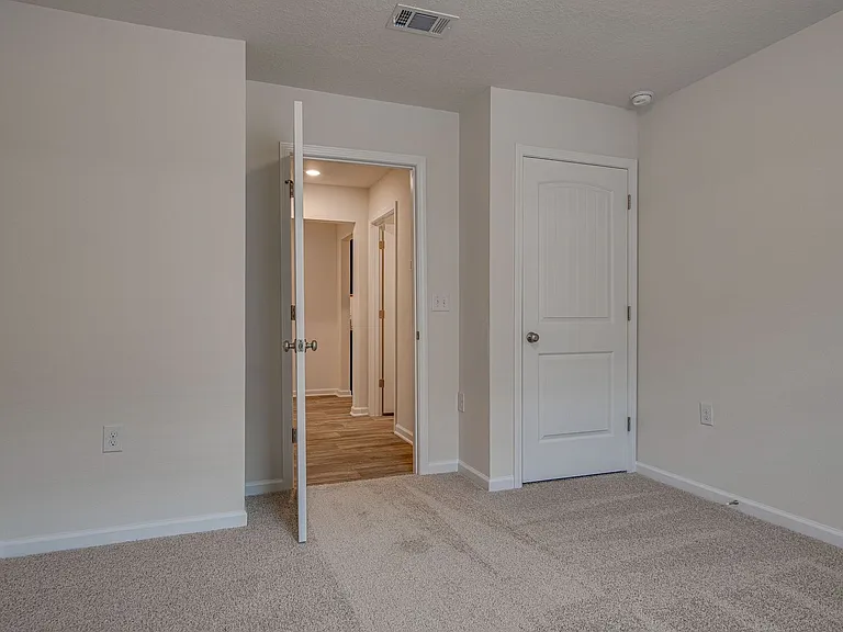 6401 Churchill Cir — Photo 19