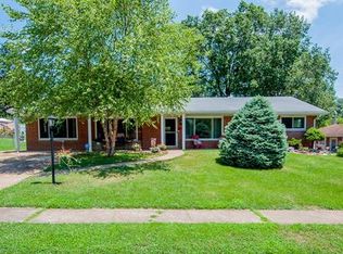 8806 Rusdon Ln, Saint Louis, MO 63126