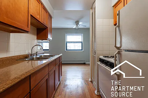 512 W Briar Pl #209 Photo 1