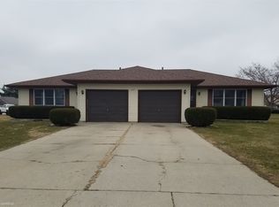 302 S Silverwood Ln, Goshen, IN 46526