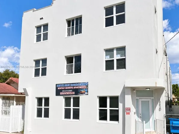 1051 NW 2nd St, Miami, FL