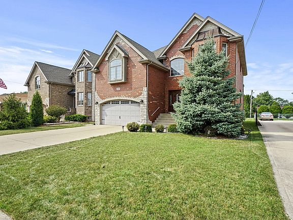 2nd image of 6746 W 89th Pl