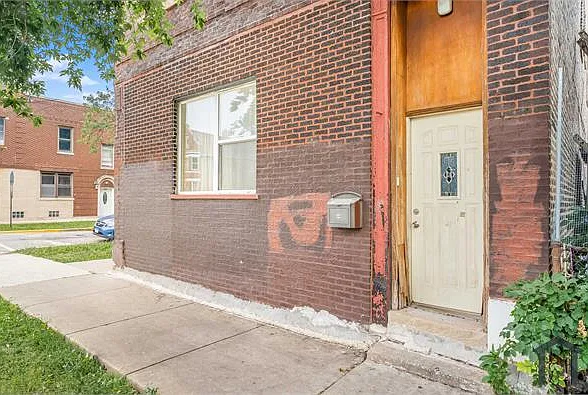1301 S 50th Ct #2F — Photo 3